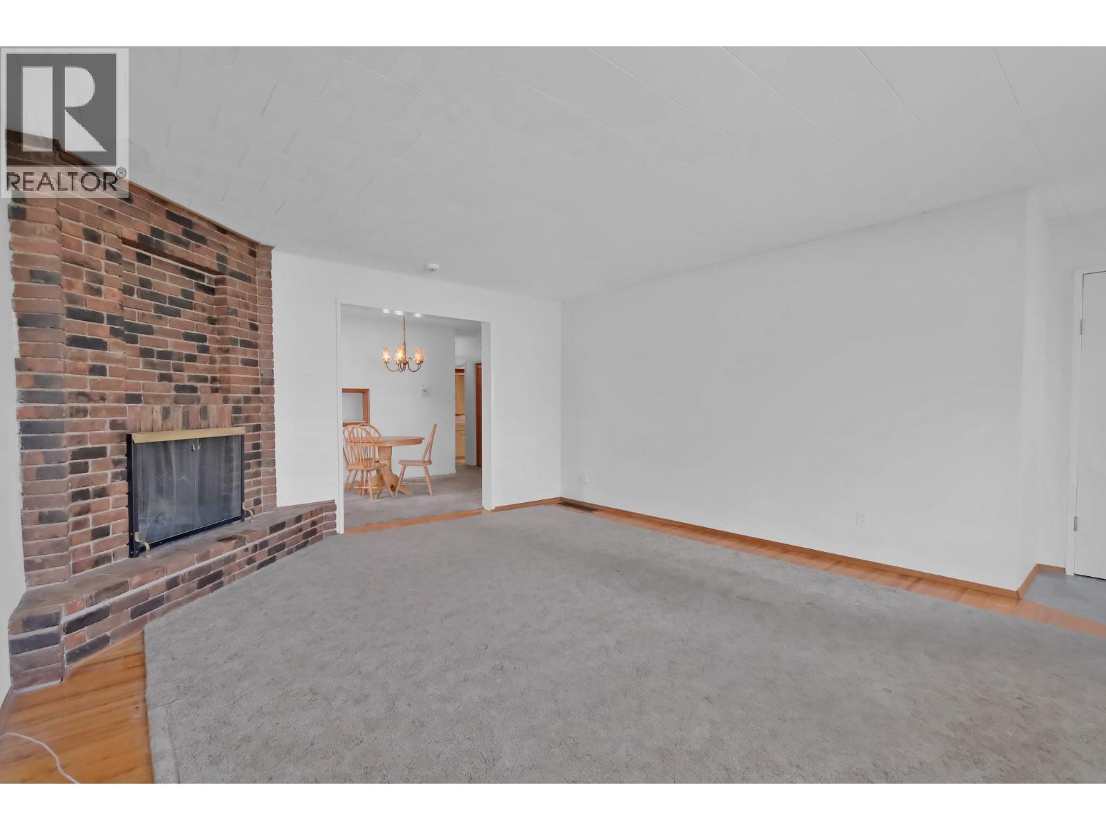 312 Scott Avenue, Penticton, BC - Indoor With Fireplace