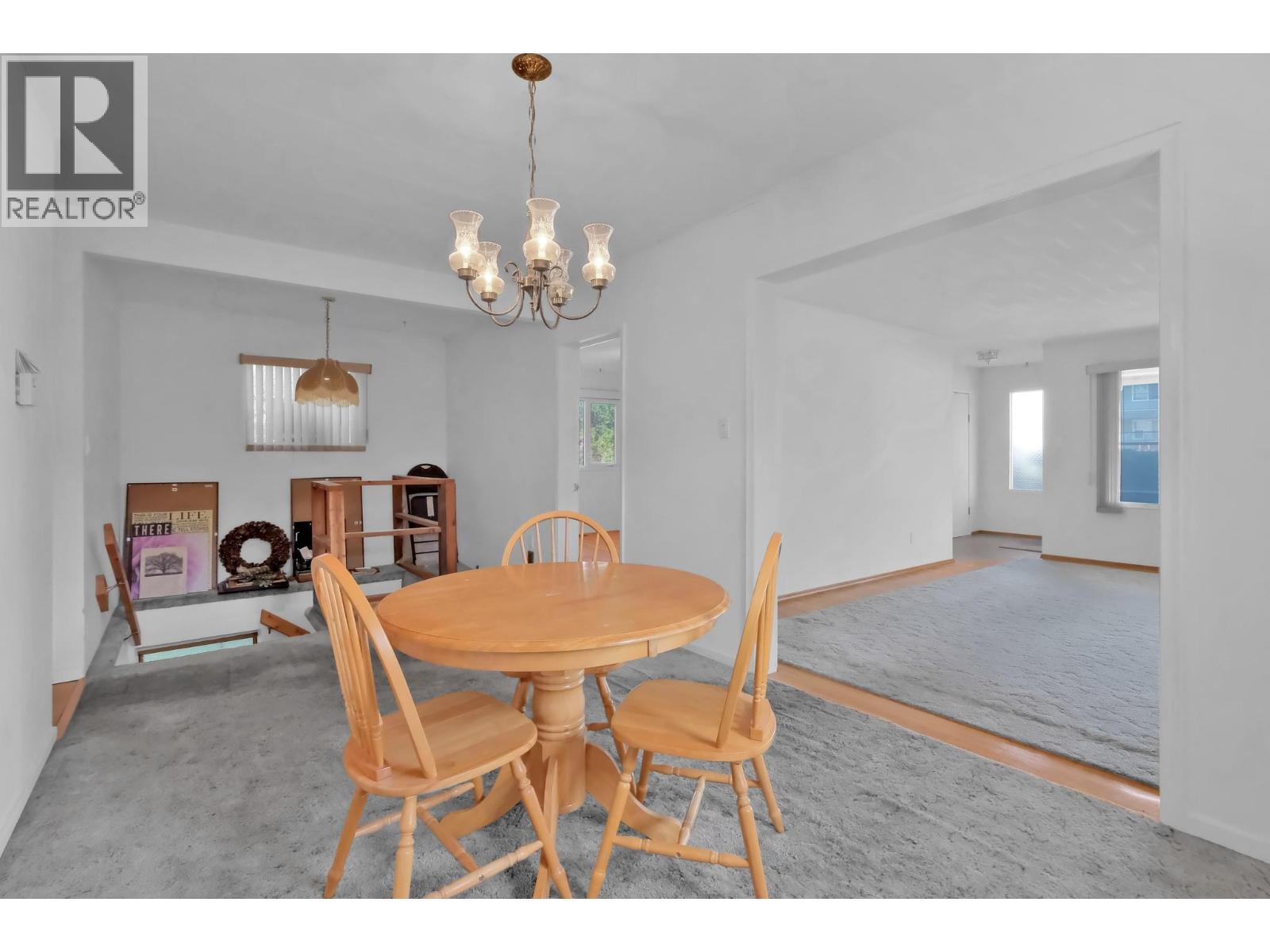 312 Scott Avenue, Penticton, BC - Indoor Photo Showing Dining Room