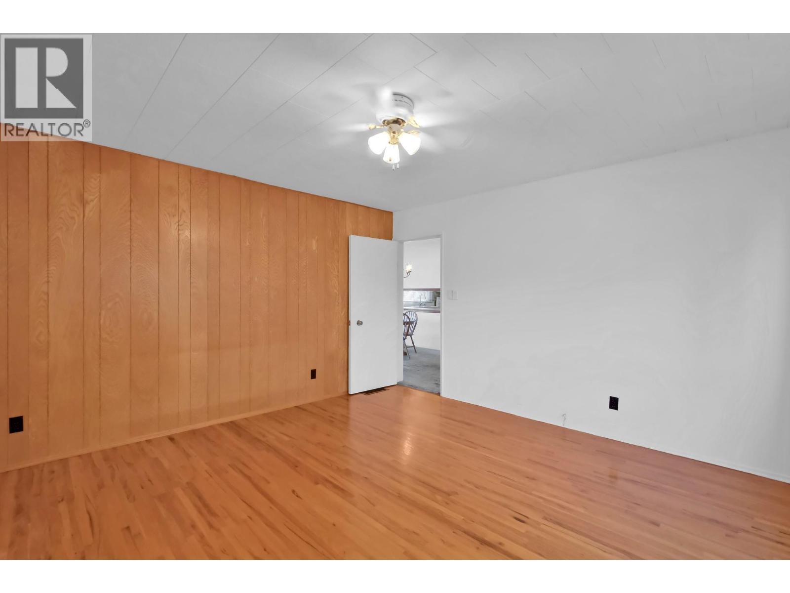 312 Scott Avenue, Penticton, BC - Indoor Photo Showing Other Room