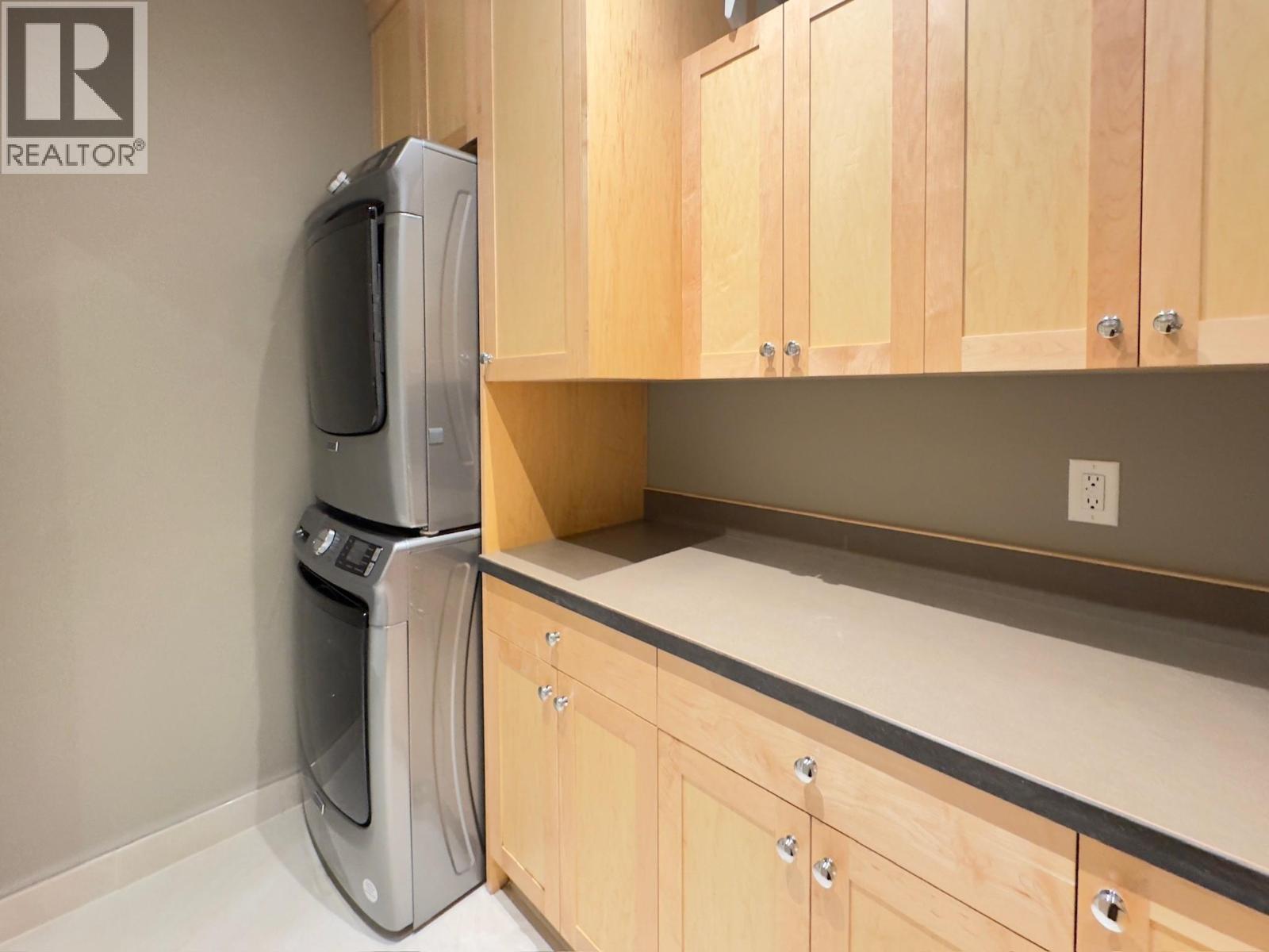 137 Westview Drive, Penticton, BC - Indoor Photo Showing Laundry Room