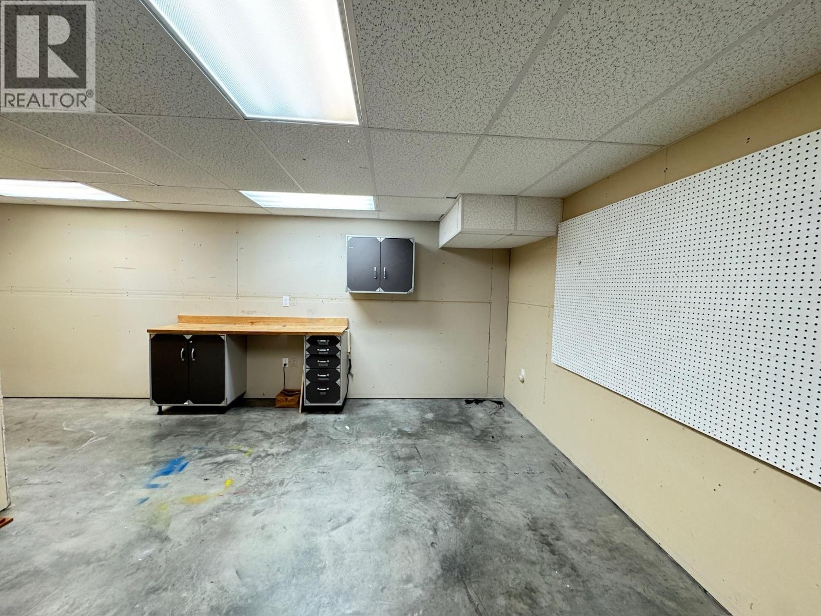 137 Westview Drive, Penticton, BC - Indoor Photo Showing Basement