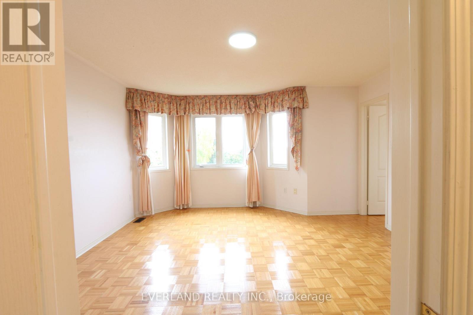 Upper - 49 Falling River Drive, Richmond Hill, ON - Indoor Photo Showing Other Room