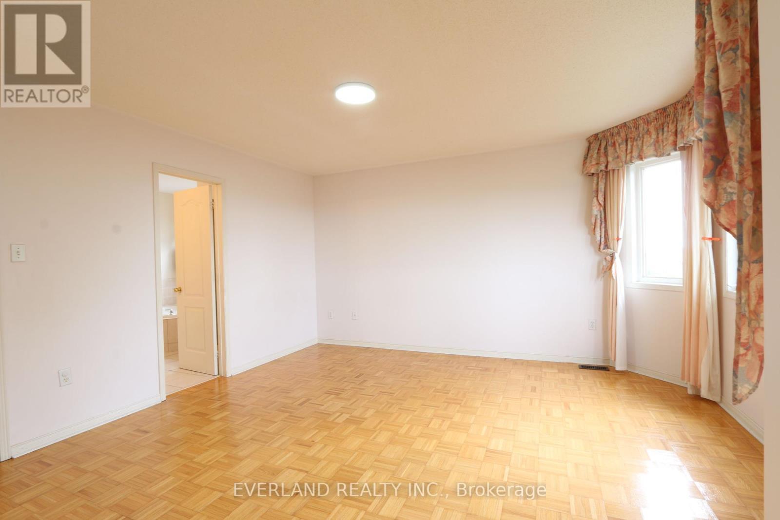 Upper - 49 Falling River Drive, Richmond Hill, ON - Indoor Photo Showing Other Room