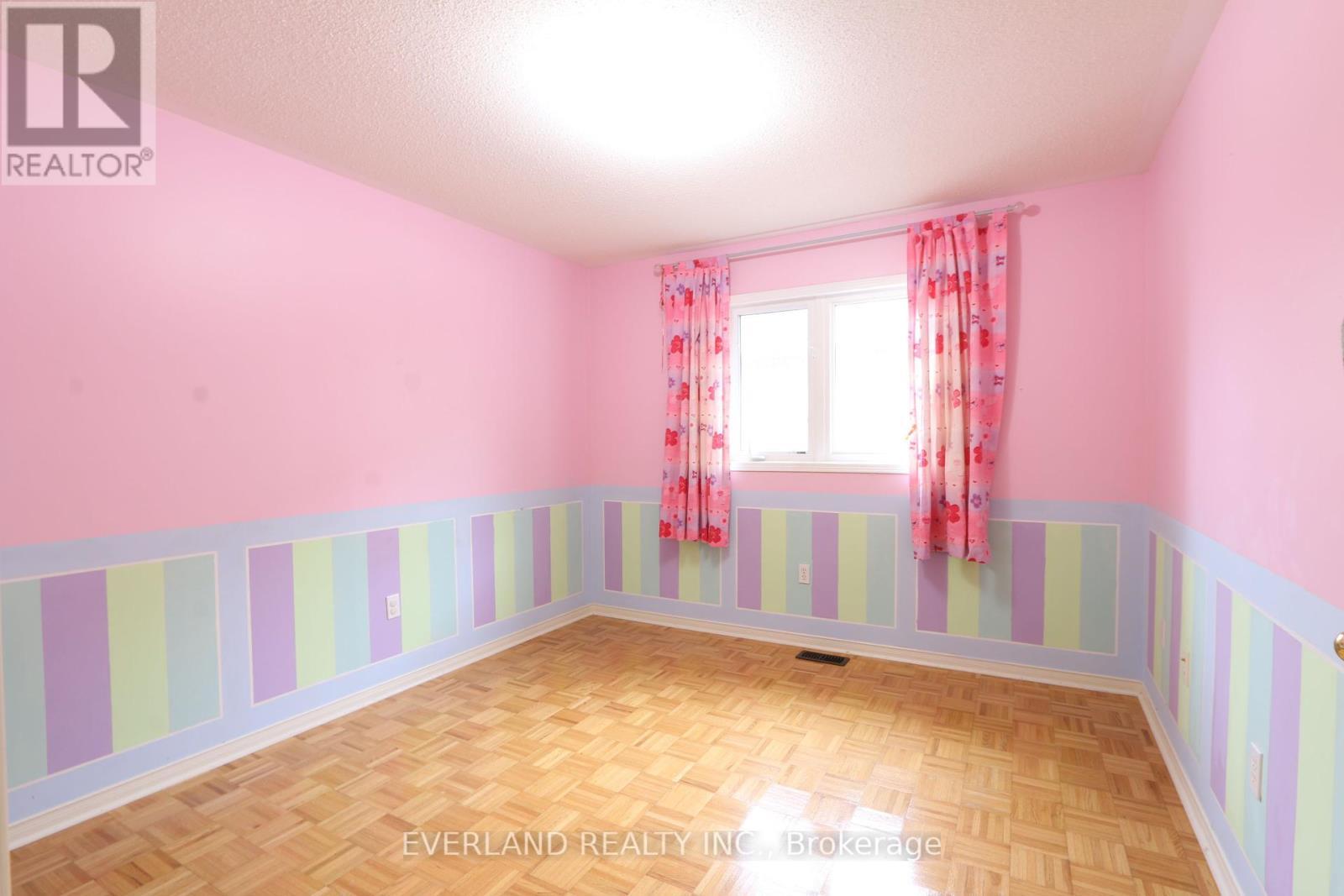 Upper - 49 Falling River Drive, Richmond Hill, ON - Indoor Photo Showing Other Room