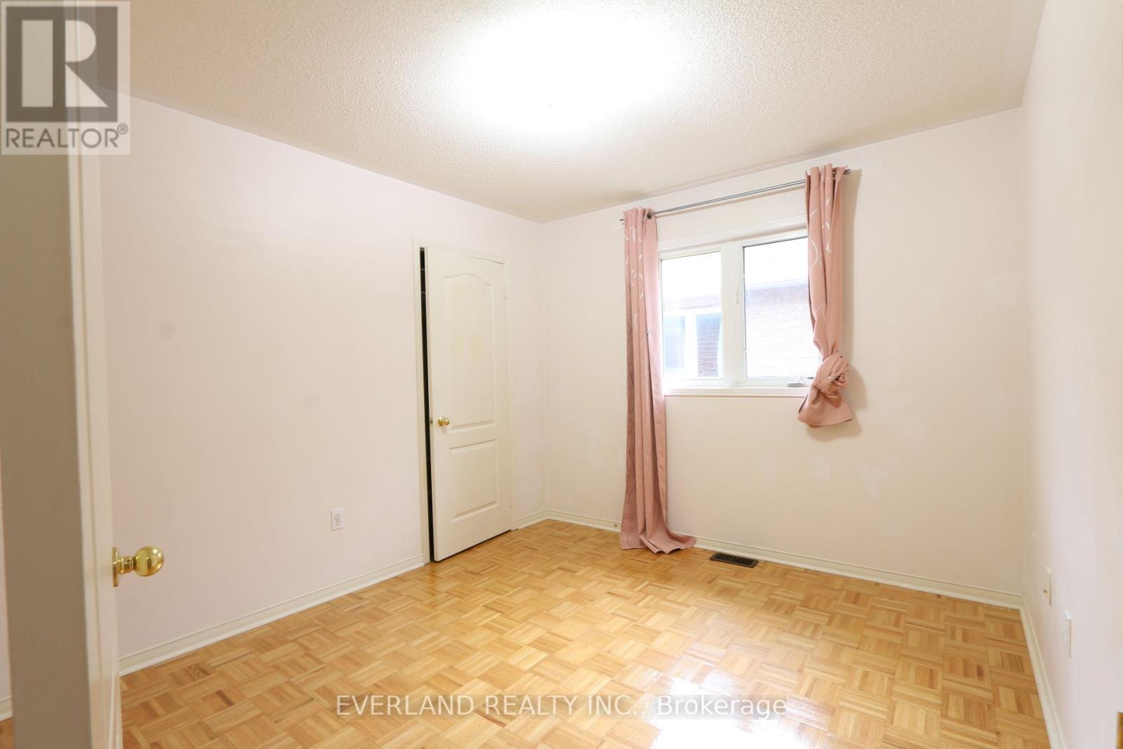 Upper - 49 Falling River Drive, Richmond Hill, ON - Indoor Photo Showing Other Room