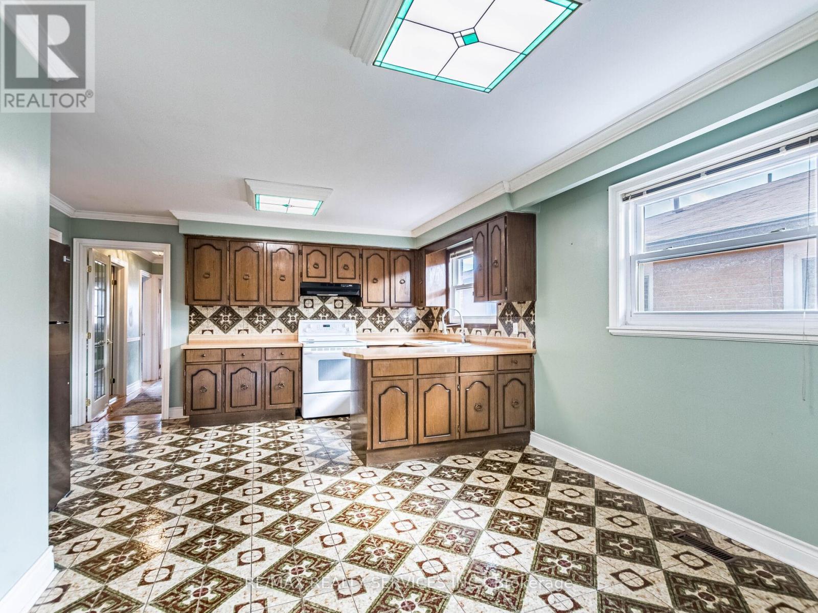 17 Fallway Road, Brampton, ON - Indoor