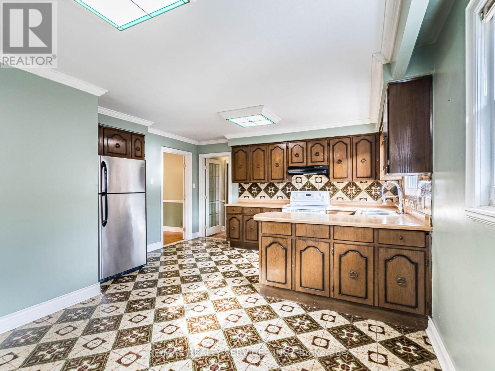 17 Fallway Road, Brampton, ON - Indoor