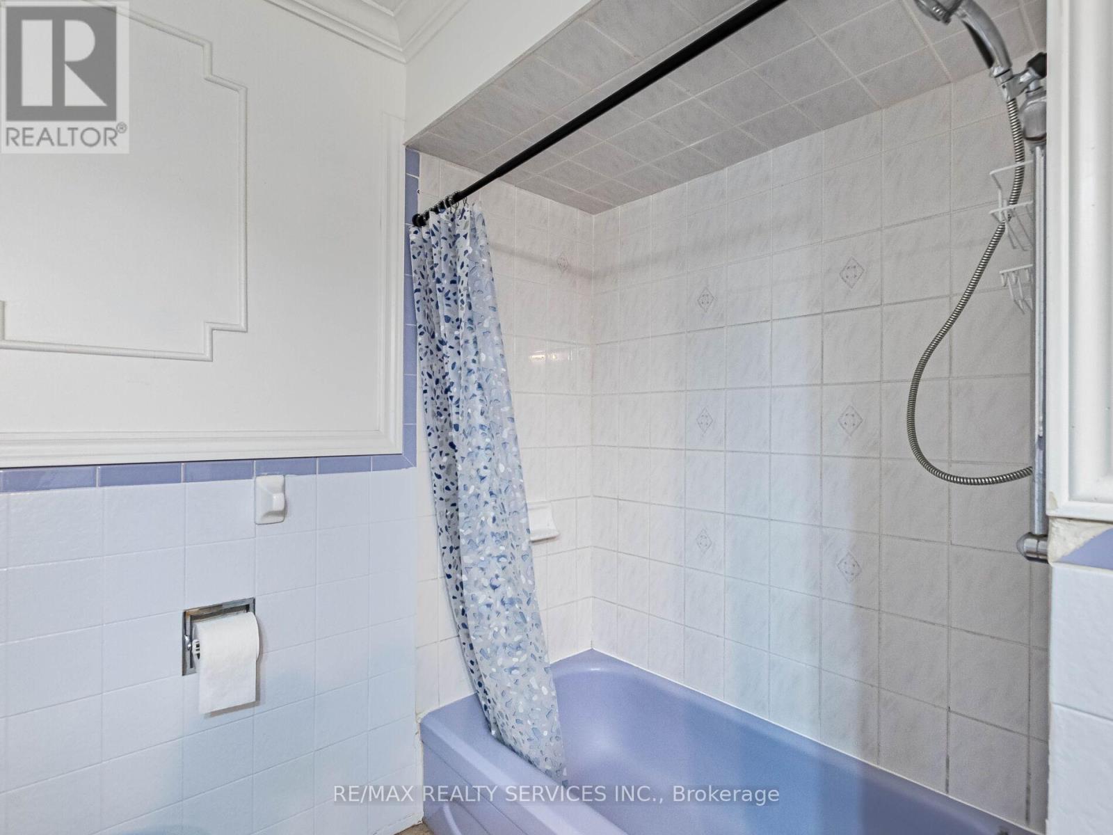 17 Fallway Road, Brampton, ON - Indoor Photo Showing Bathroom