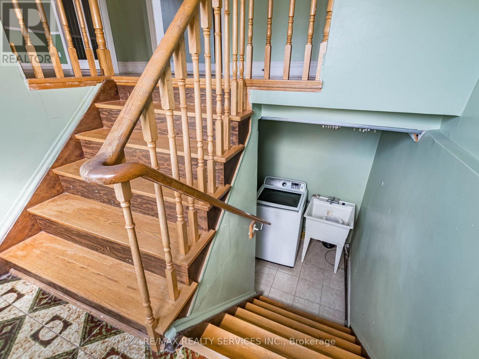 17 Fallway Road, Brampton, ON - Indoor Photo Showing Other Room