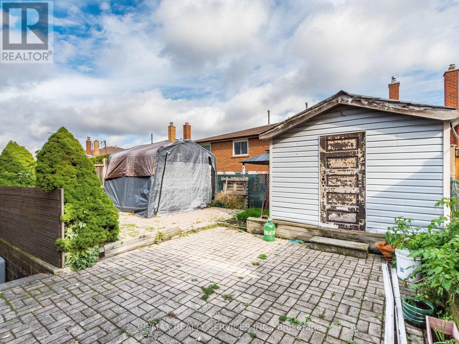 17 Fallway Road, Brampton, ON - Outdoor