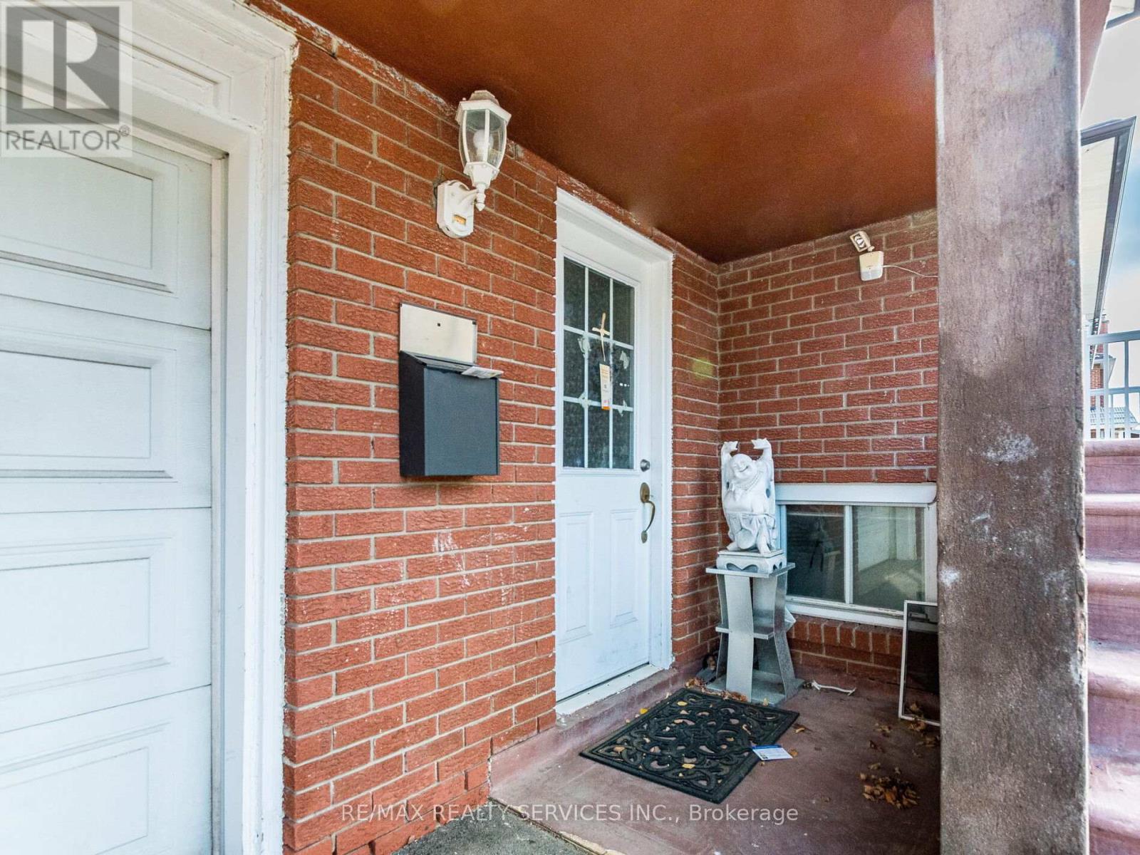 17 Fallway Road, Brampton, ON - Outdoor With Exterior