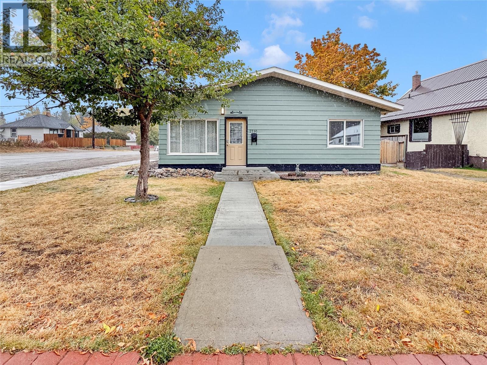 2210 Warren Avenue, Kimberley, BC - Outdoor