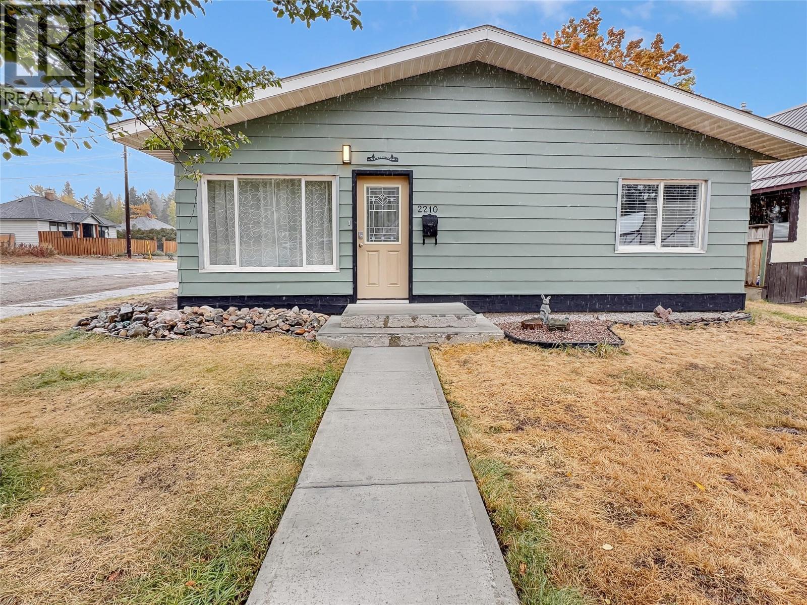 2210 Warren Avenue, Kimberley, BC - Outdoor