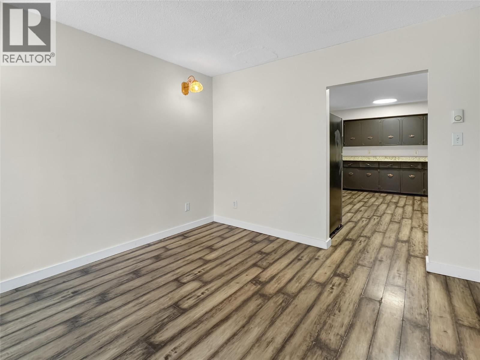 2210 Warren Avenue, Kimberley, BC - Indoor Photo Showing Other Room