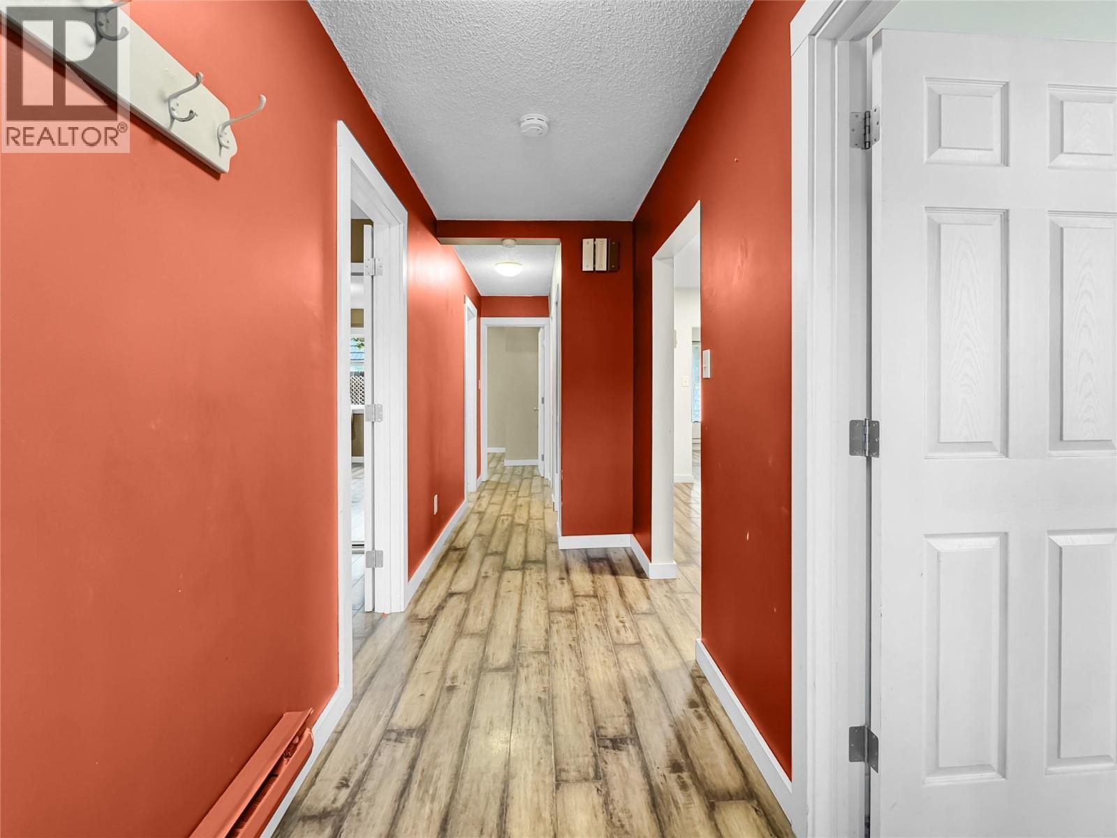 2210 Warren Avenue, Kimberley, BC - Photo Showing Other Room