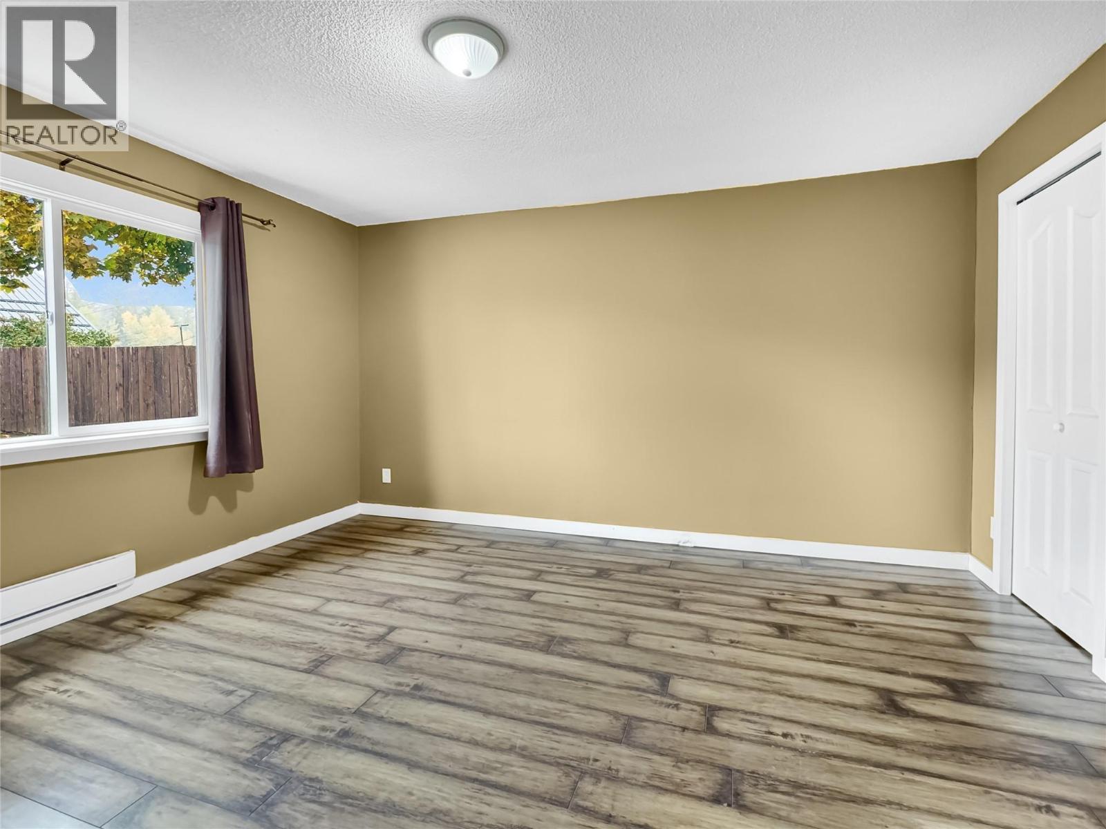 2210 Warren Avenue, Kimberley, BC - Indoor Photo Showing Other Room