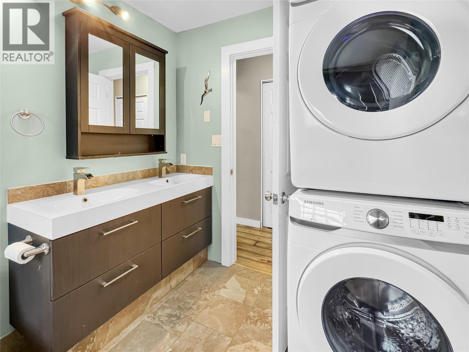 2210 Warren Avenue, Kimberley, BC - Indoor Photo Showing Laundry Room