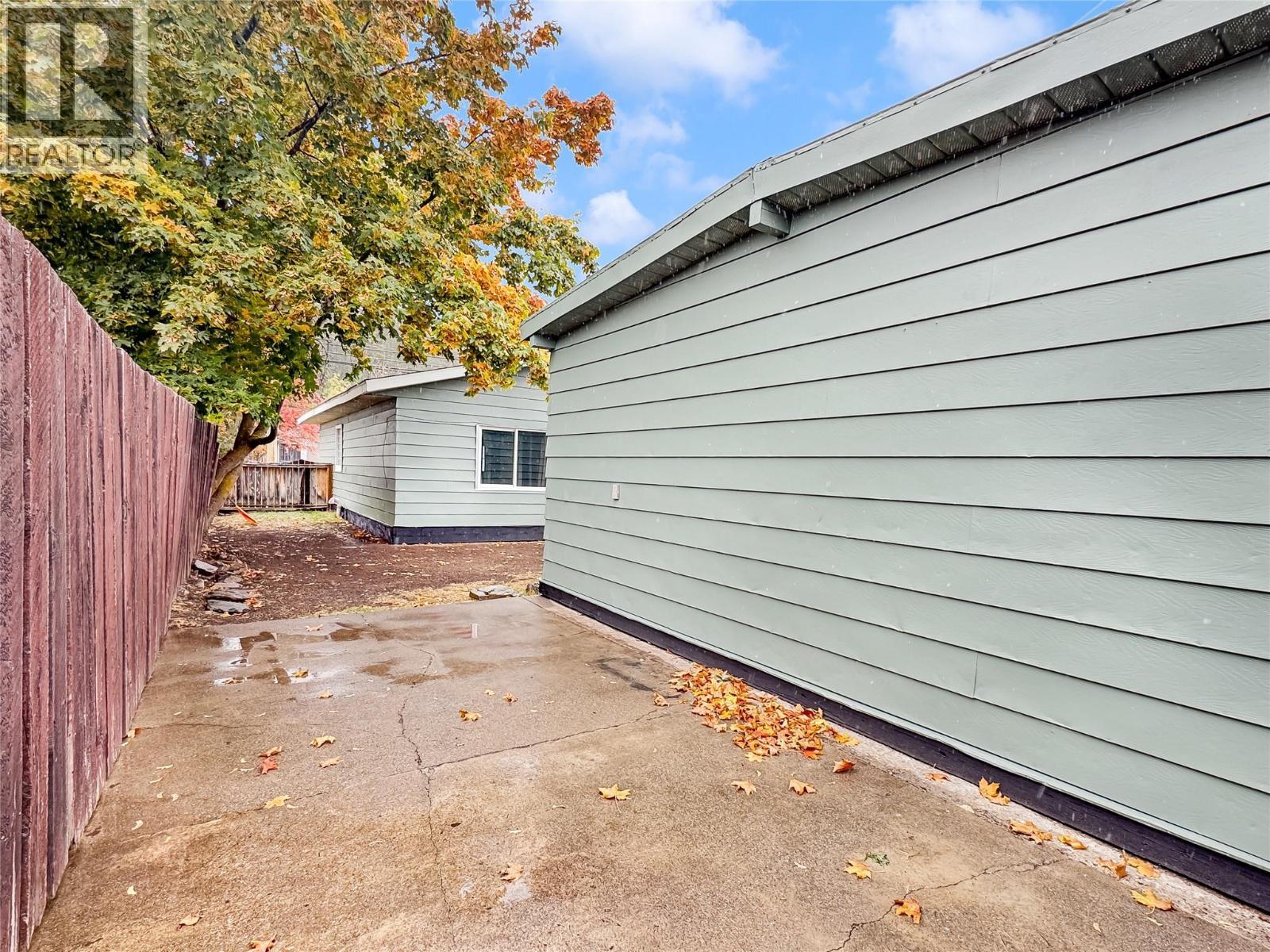 2210 Warren Avenue, Kimberley, BC - Outdoor With Exterior