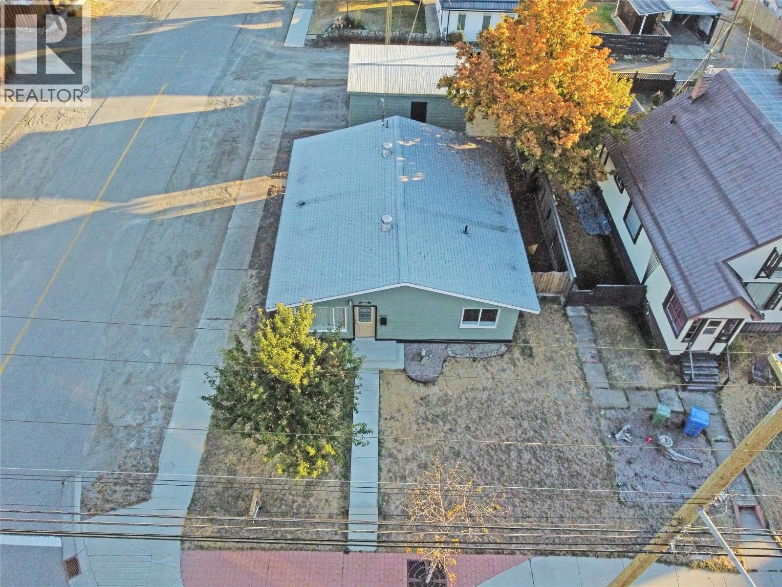 2210 Warren Avenue, Kimberley, BC - Outdoor