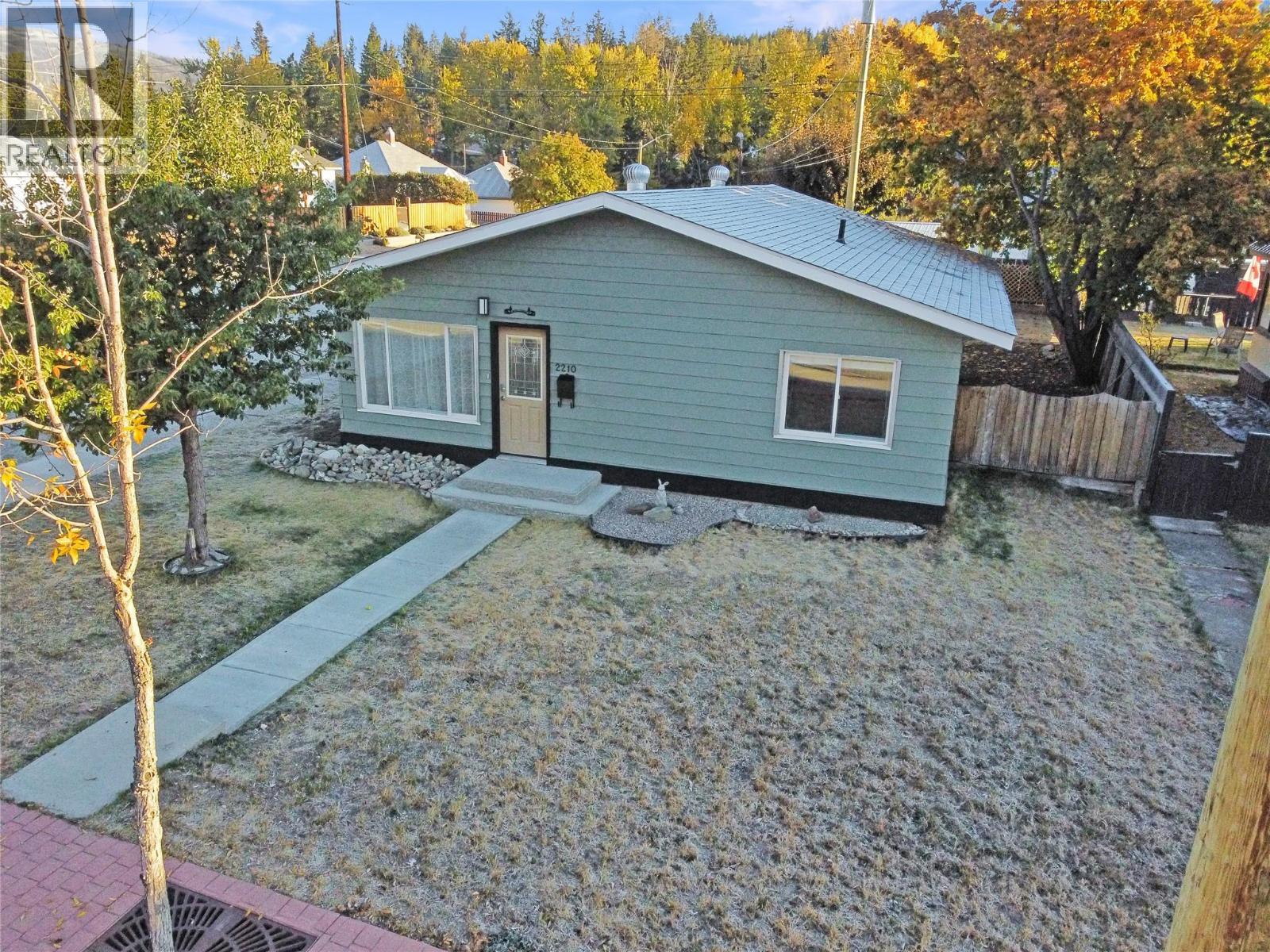 2210 Warren Avenue, Kimberley, BC - Outdoor