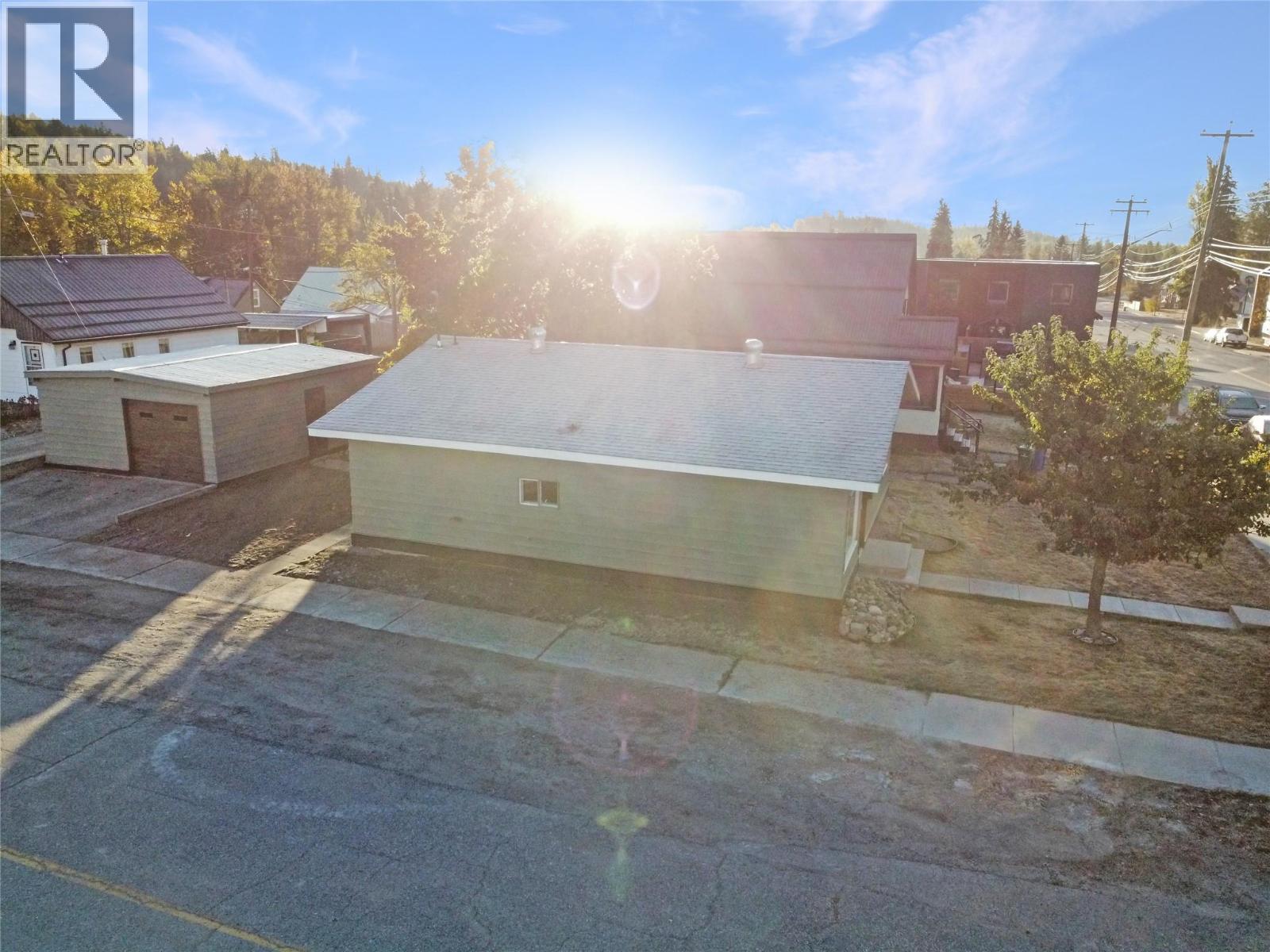 2210 Warren Avenue, Kimberley, BC - Outdoor