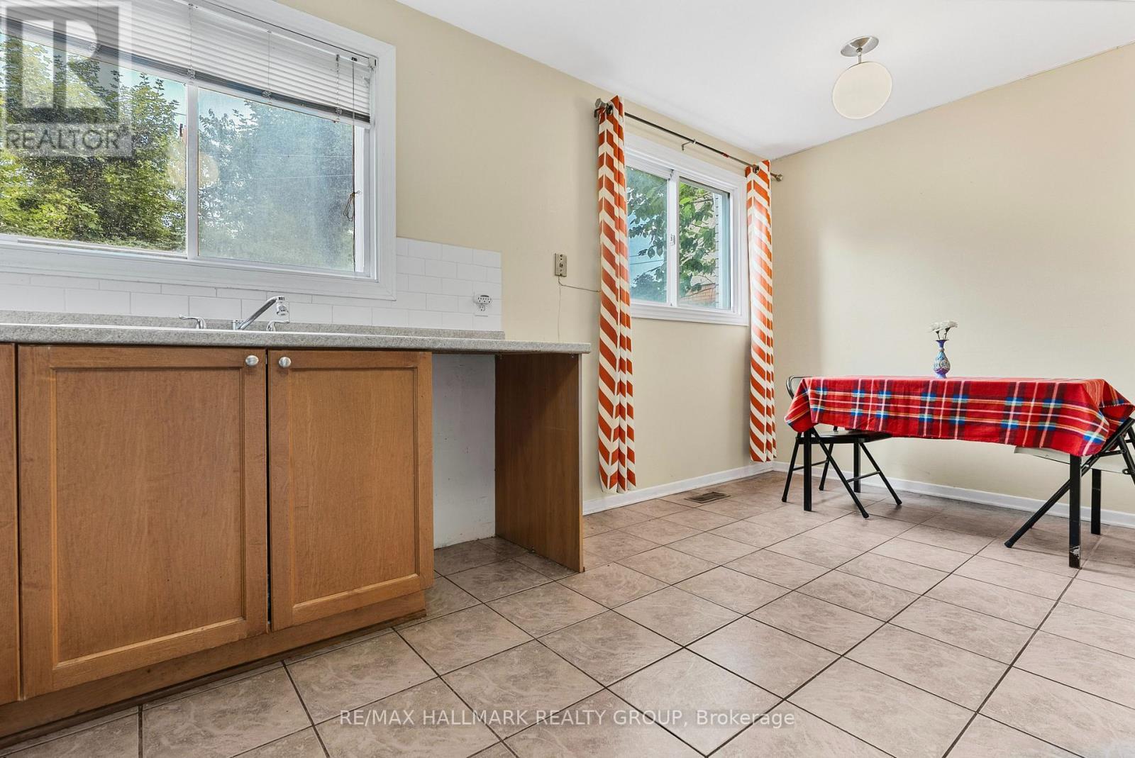 2666 Regina Street, Ottawa, ON - Indoor