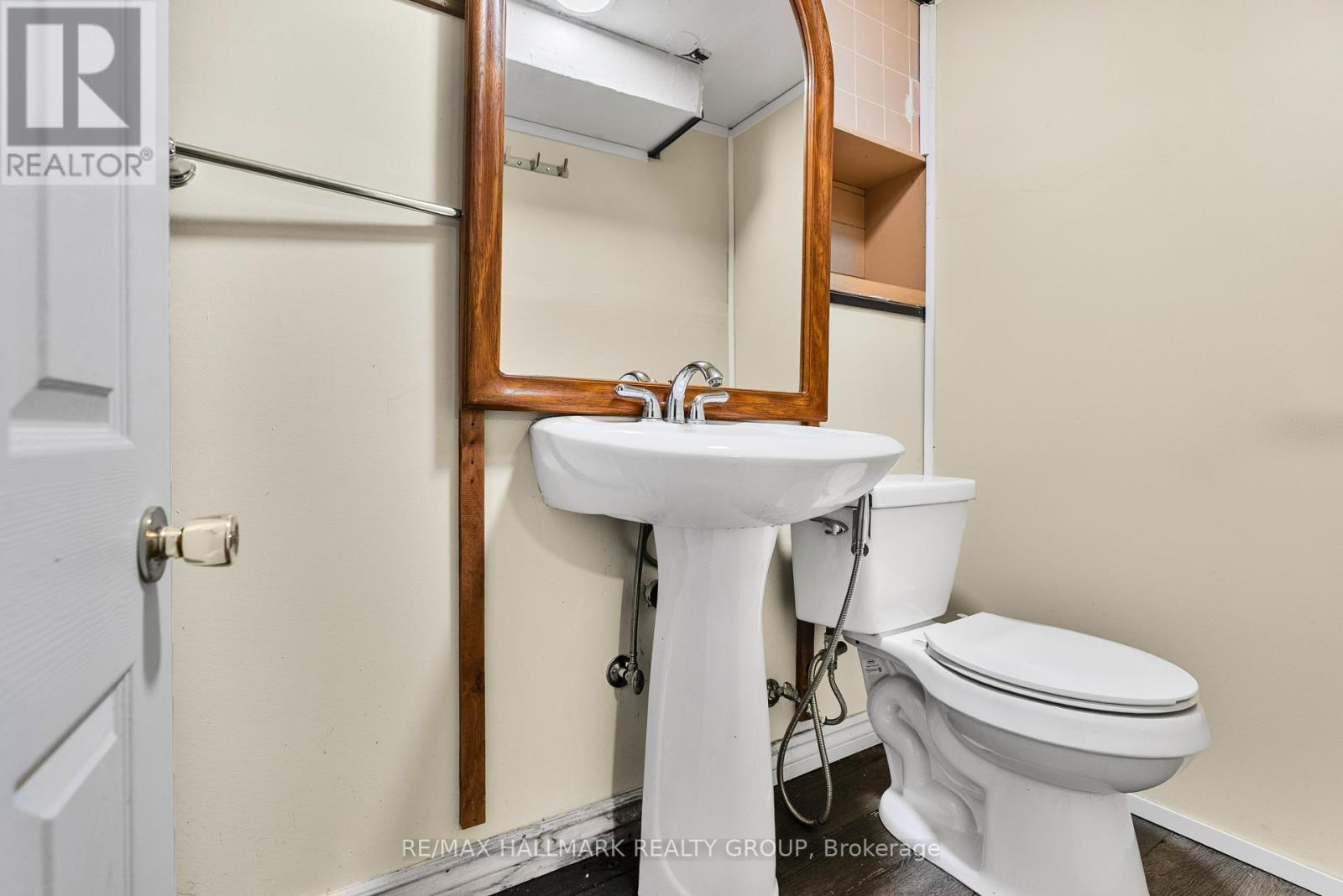 2666 Regina Street, Ottawa, ON - Indoor Photo Showing Bathroom