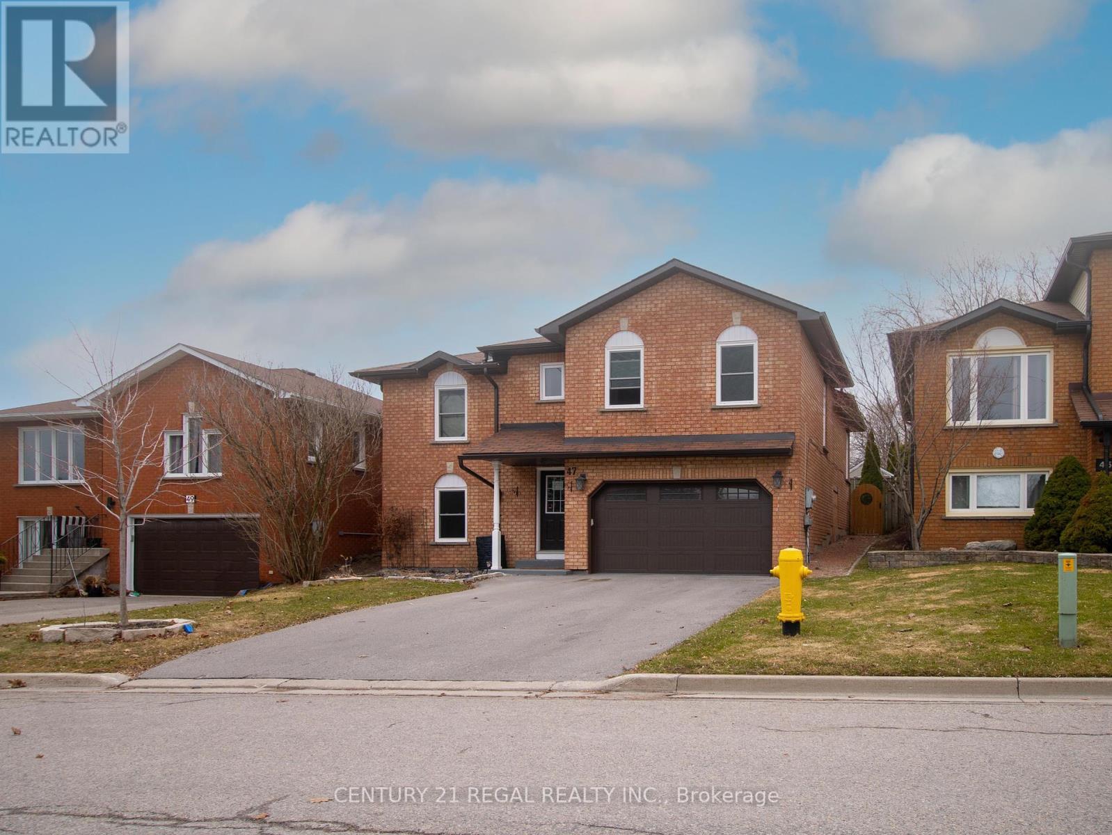 Lower - 47 Limestone Crescent, Whitby, ON - Outdoor With Facade
