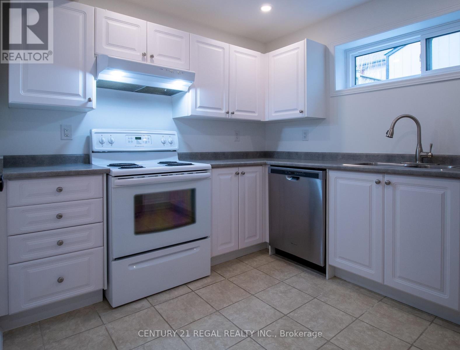 Lower - 47 Limestone Crescent, Whitby, ON - Indoor Photo Showing Kitchen