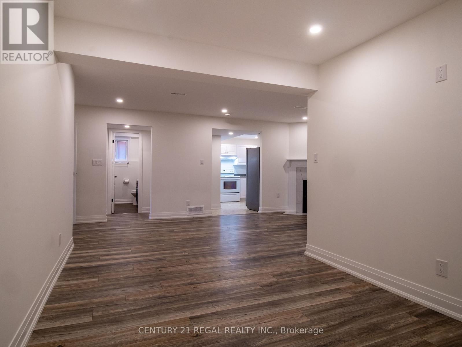 Lower - 47 Limestone Crescent, Whitby, ON - Indoor Photo Showing Other Room