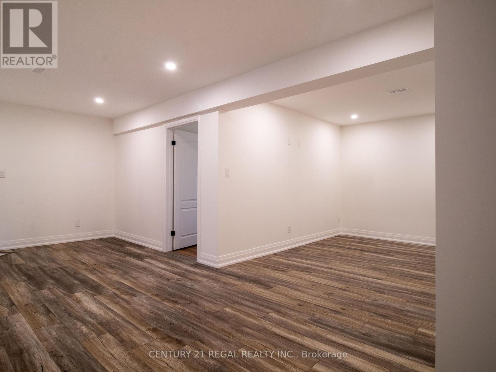 Lower - 47 Limestone Crescent, Whitby, ON - Indoor Photo Showing Other Room