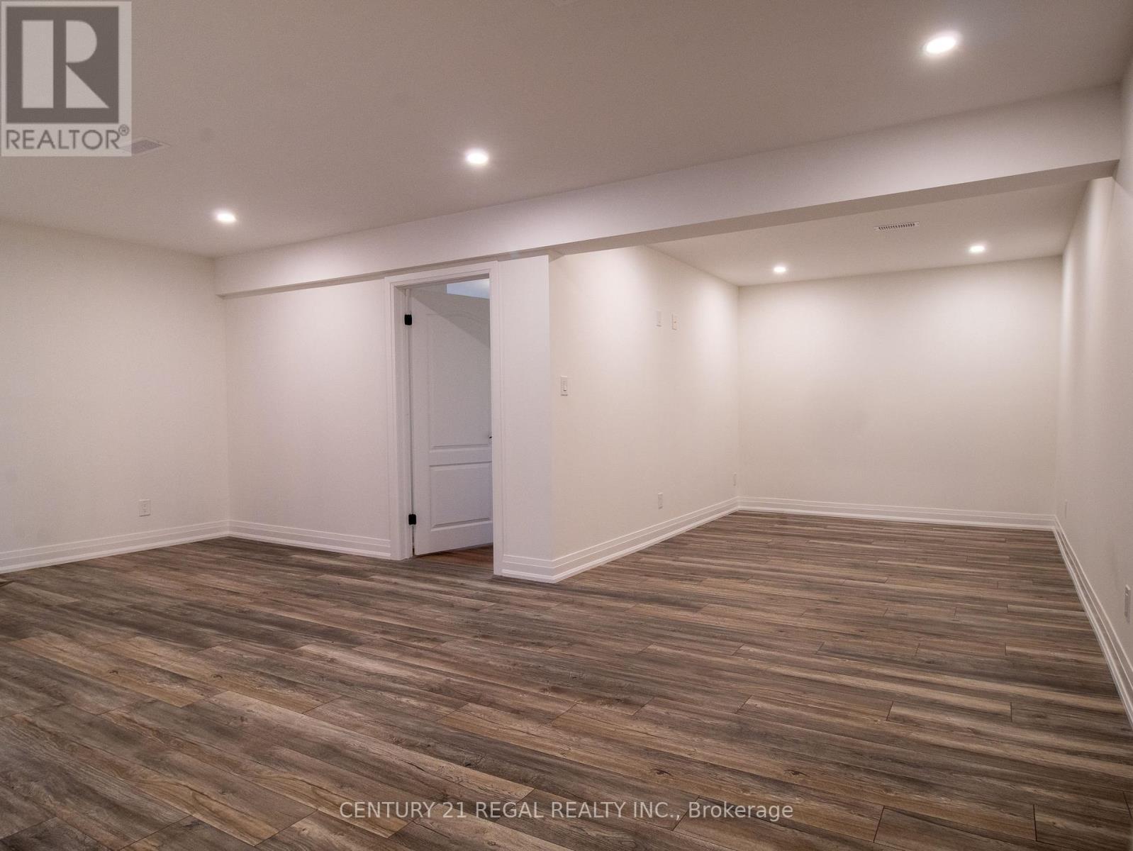 Lower - 47 Limestone Crescent, Whitby, ON - Indoor Photo Showing Other Room