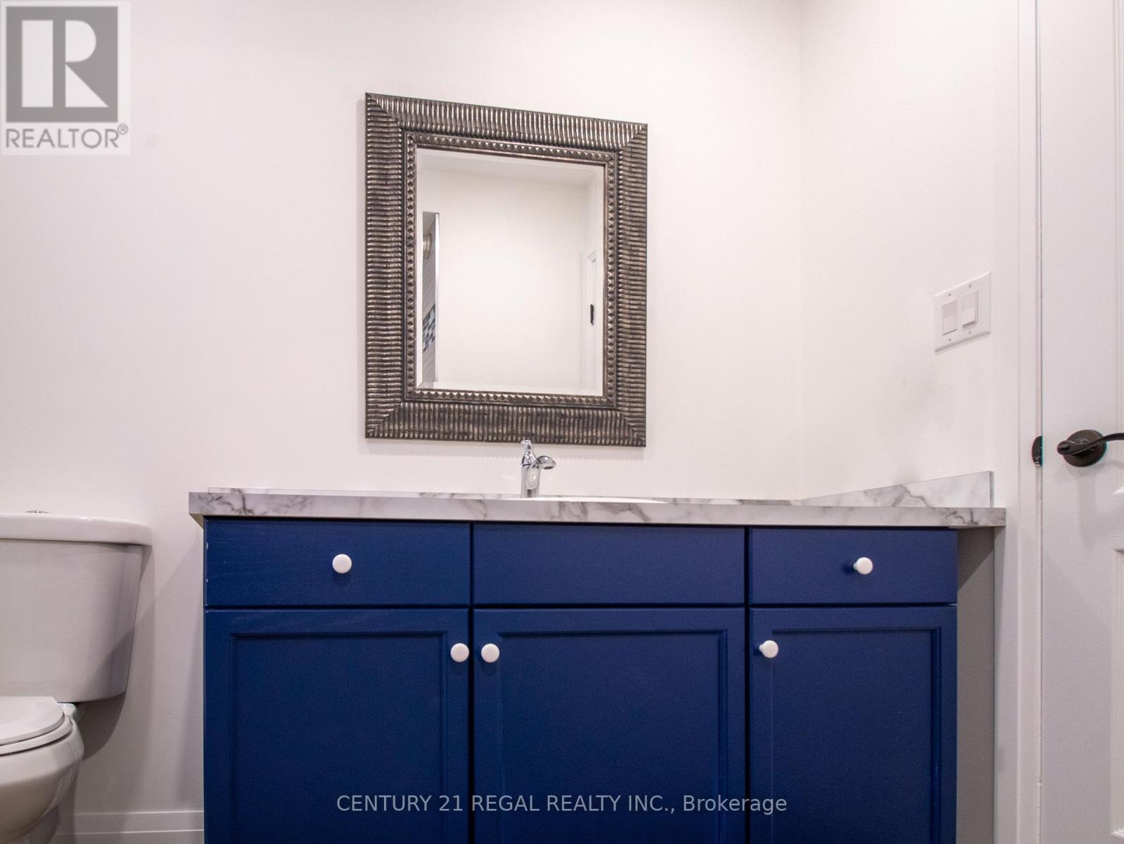 Lower - 47 Limestone Crescent, Whitby, ON - Indoor Photo Showing Bathroom
