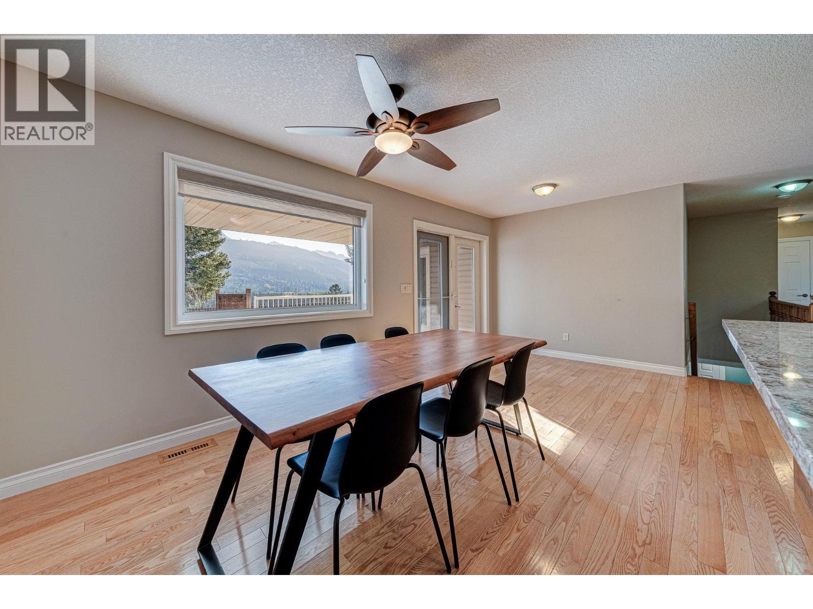 5 Caledonia Place, Elkford, BC - Indoor Photo Showing Dining Room