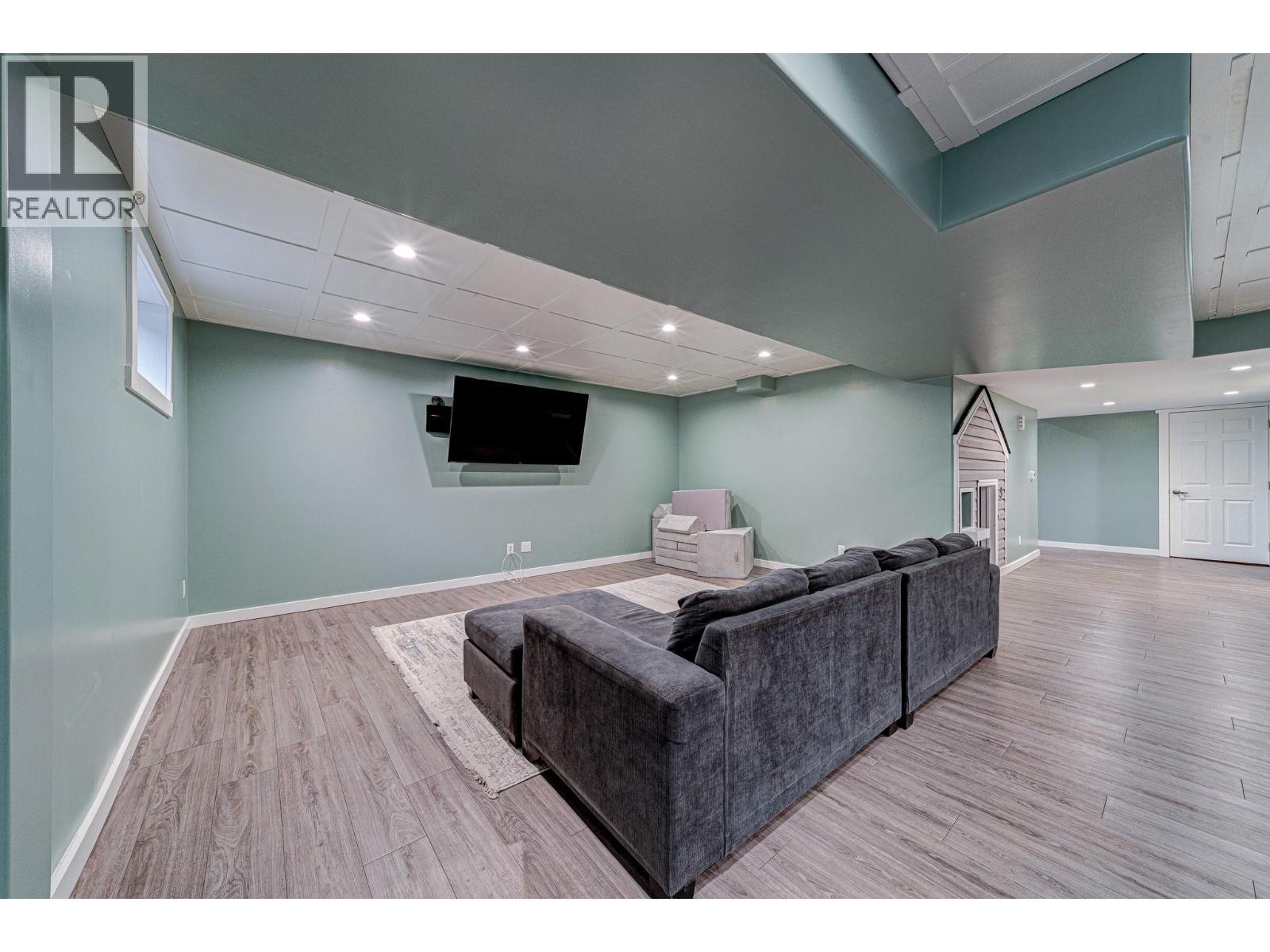 5 Caledonia Place, Elkford, BC - Indoor