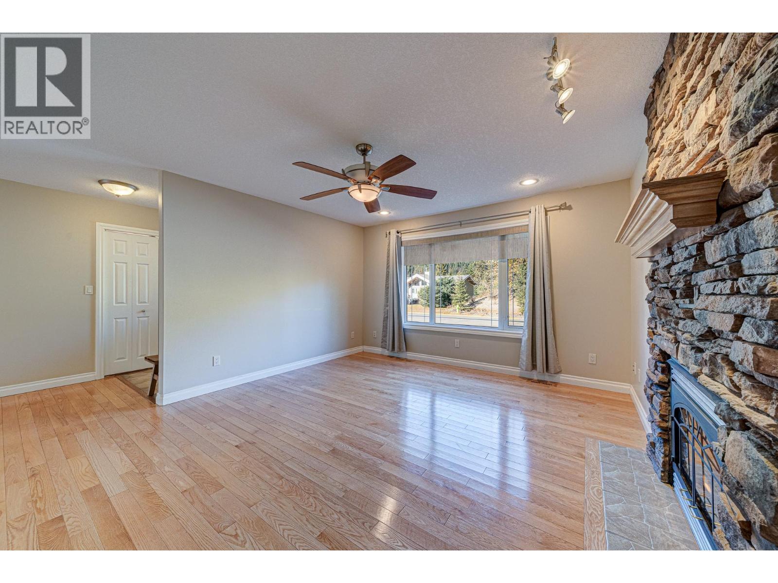 5 Caledonia Place, Elkford, BC - Indoor Photo Showing Other Room