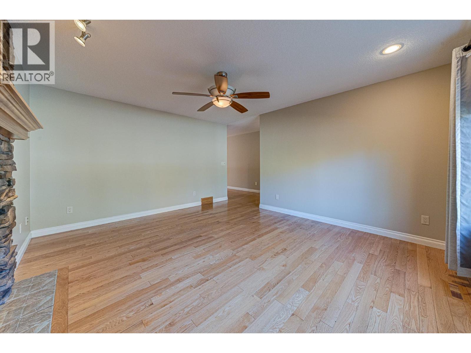 5 Caledonia Place, Elkford, BC - Indoor Photo Showing Other Room