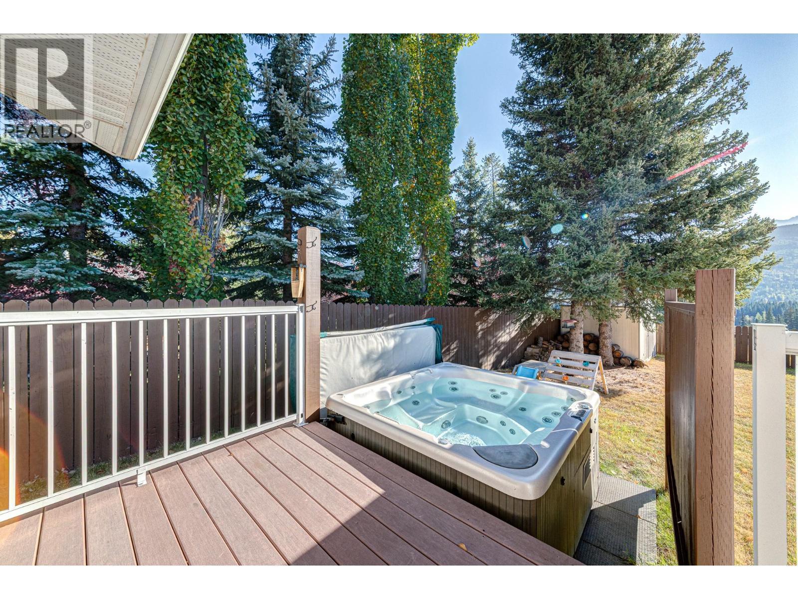 5 Caledonia Place, Elkford, BC - Outdoor With Deck Patio Veranda