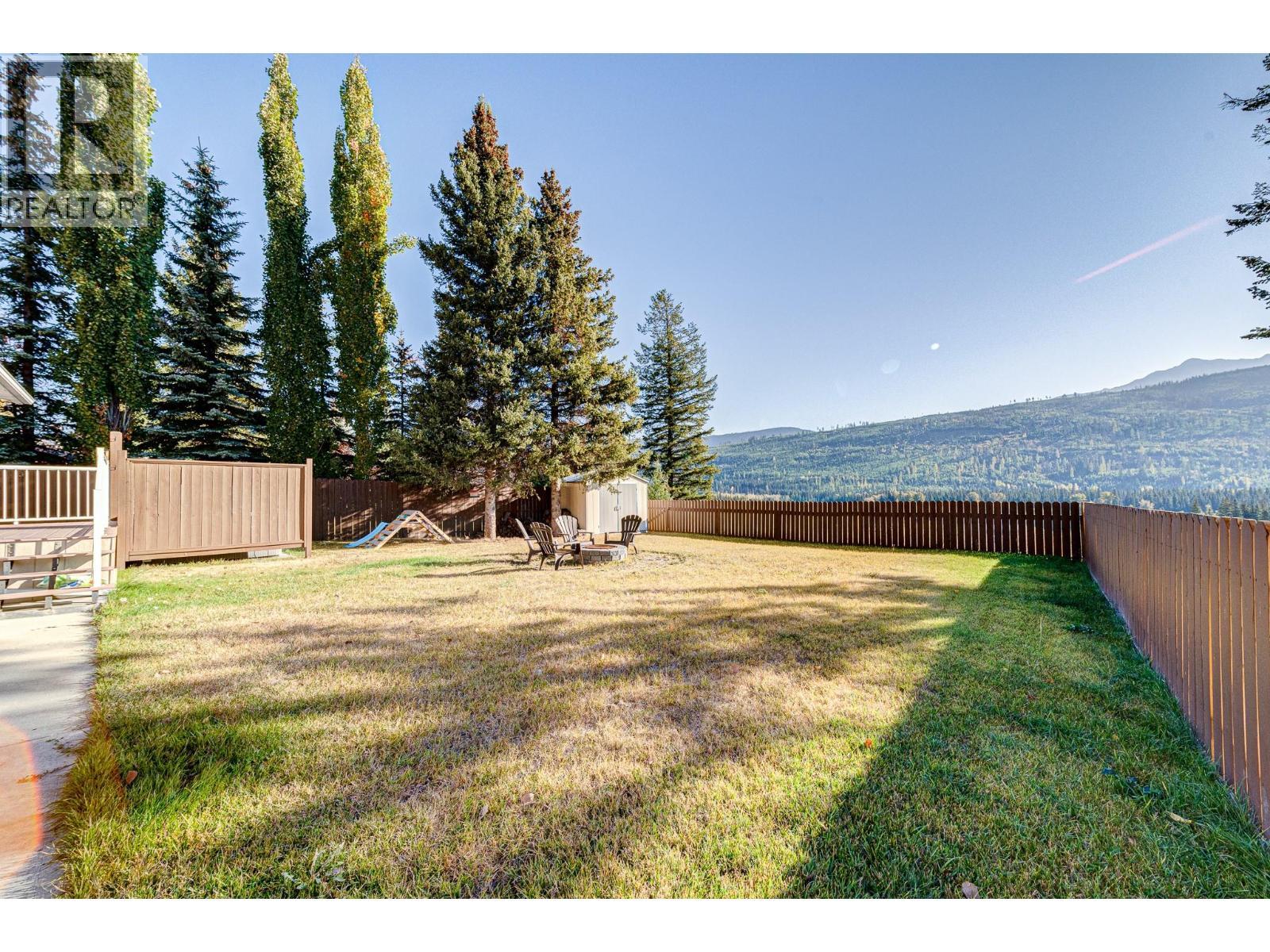 5 Caledonia Place, Elkford, BC - Outdoor