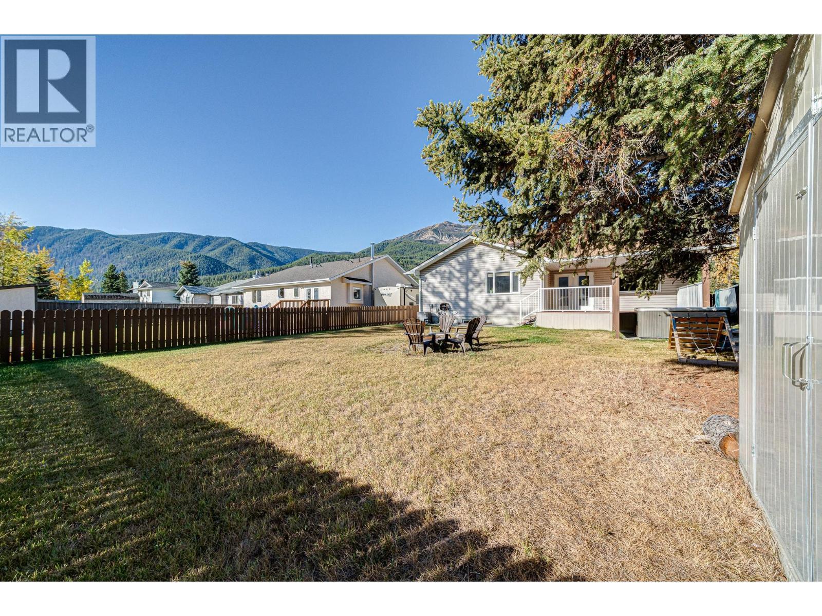 5 Caledonia Place, Elkford, BC - Outdoor