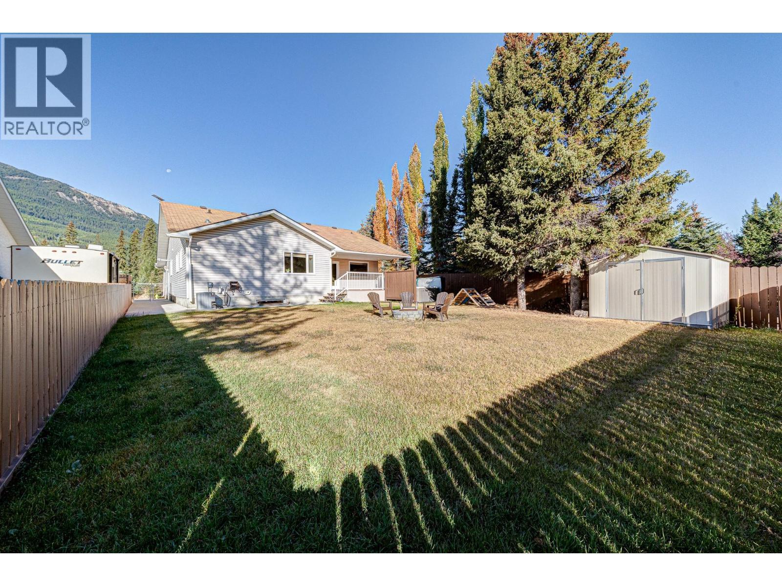 5 Caledonia Place, Elkford, BC - Outdoor