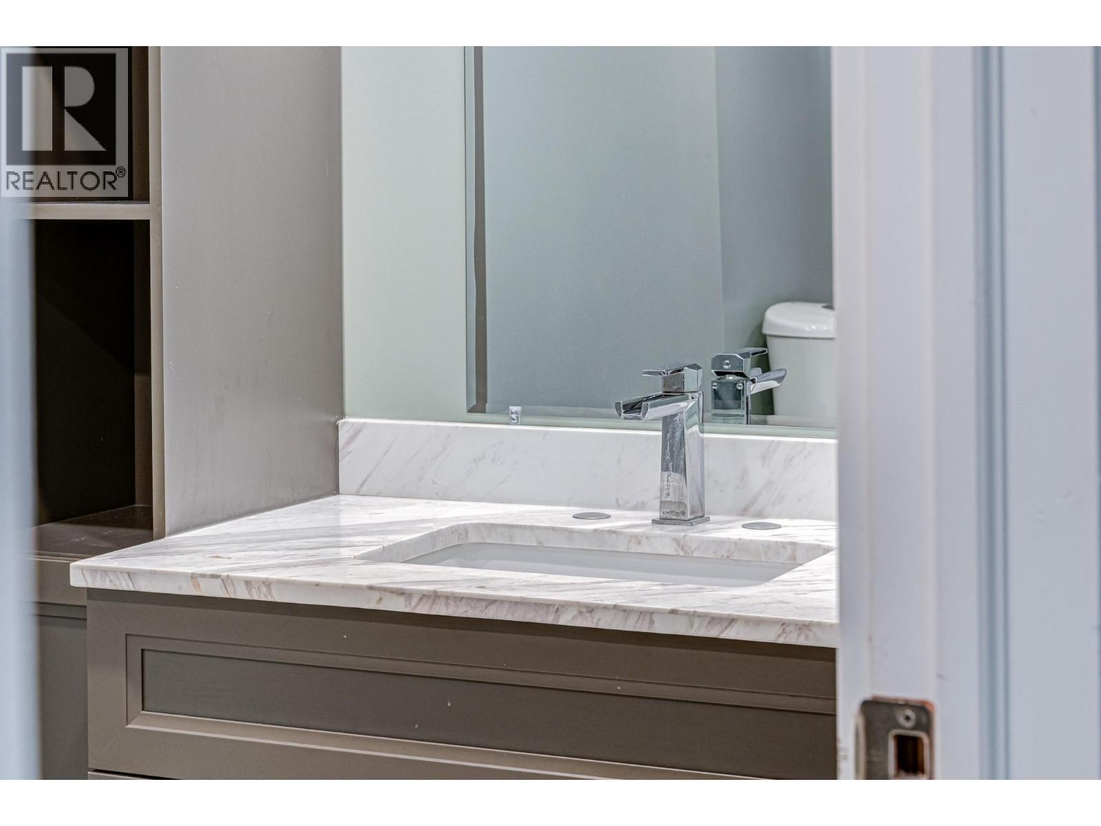 5 Caledonia Place, Elkford, BC - Indoor Photo Showing Bathroom