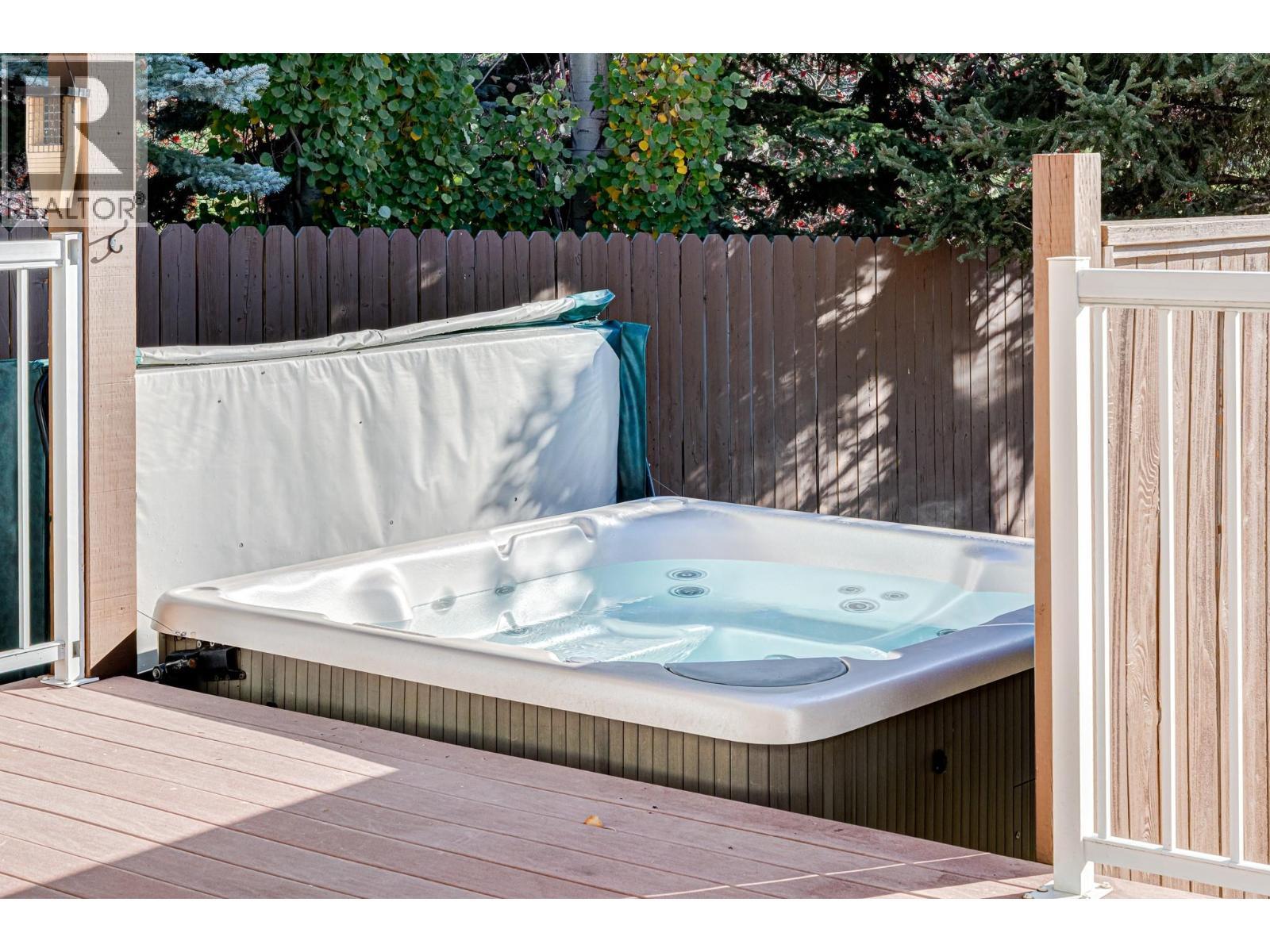 5 Caledonia Place, Elkford, BC - Outdoor