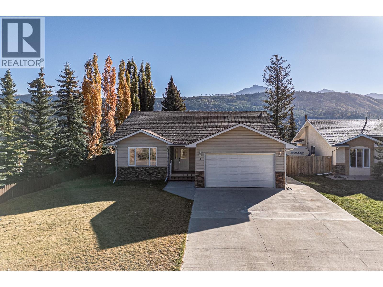 5 Caledonia Place, Elkford, BC - Outdoor With Facade