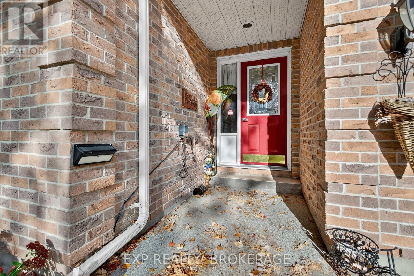 63 Southwood Crescent, Greater Napanee (Greater Napanee), ON - Photo Showing Other Room