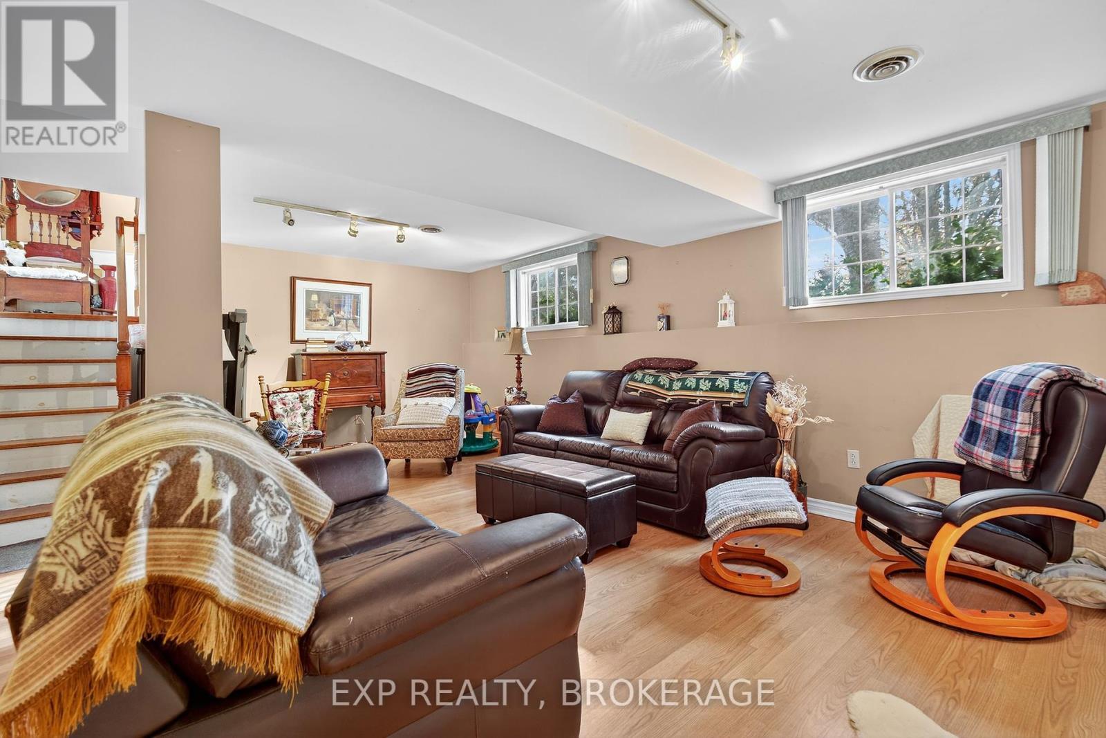 63 Southwood Crescent, Greater Napanee (Greater Napanee), ON - Indoor Photo Showing Other Room