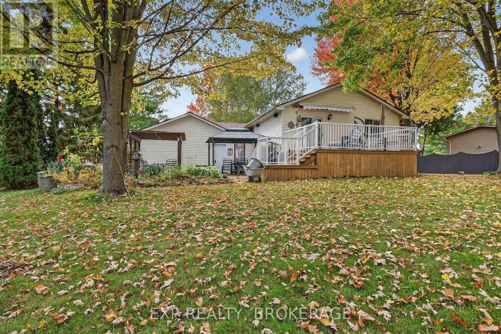 63 Southwood Crescent, Greater Napanee (Greater Napanee), ON - Outdoor With Deck Patio Veranda