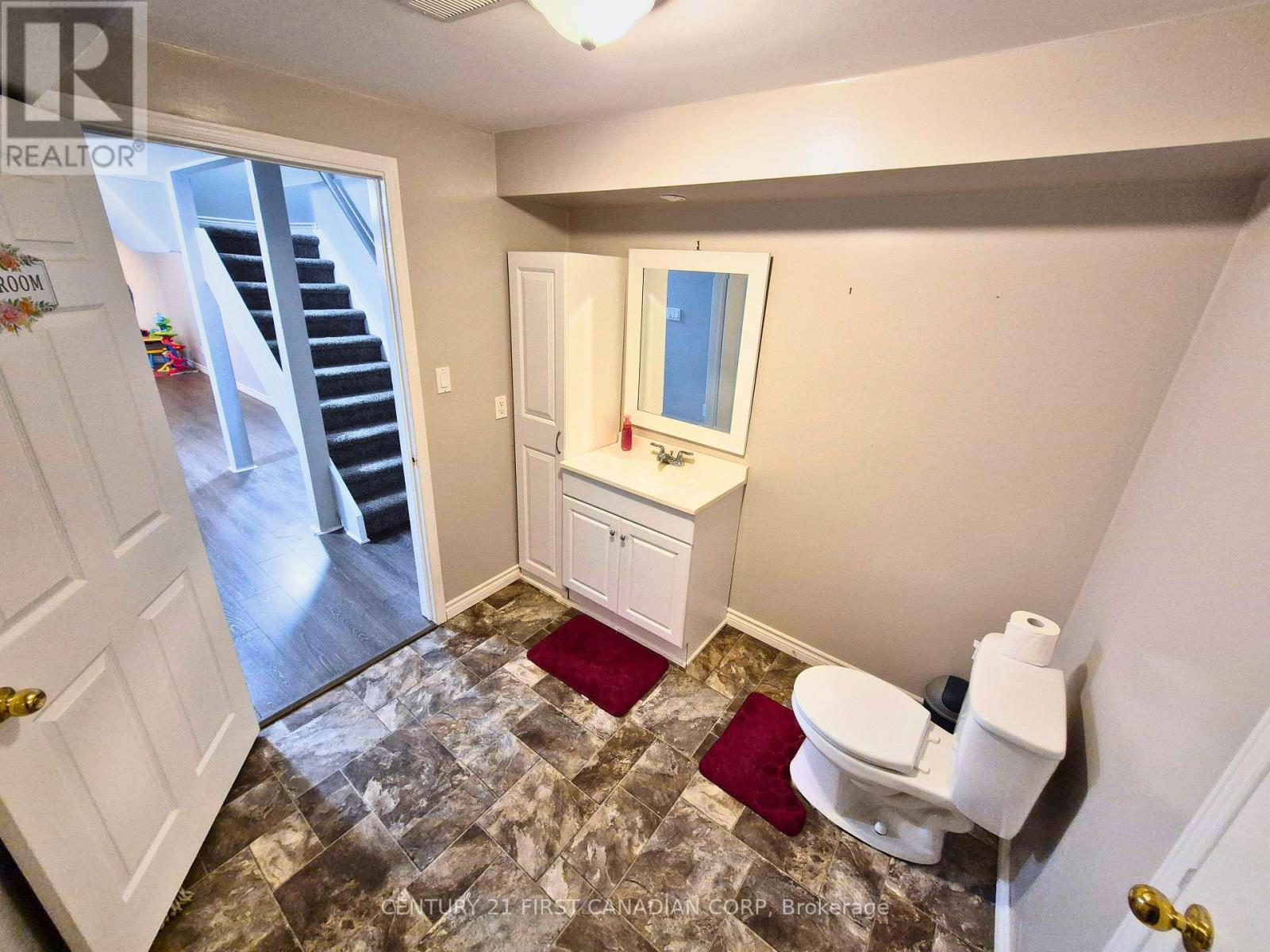 15 Mohican Drive, Woodstock (Woodstock - North), ON - Indoor Photo Showing Other Room