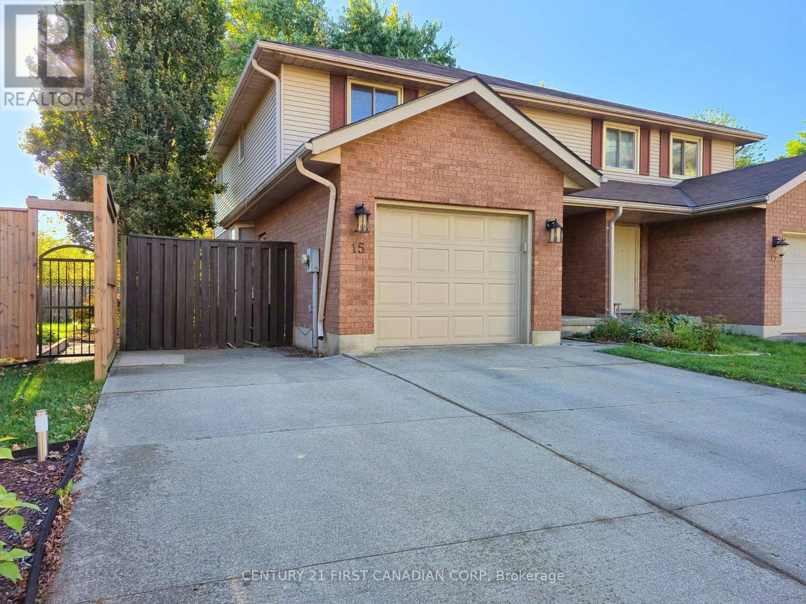 15 Mohican Drive, Woodstock (Woodstock - North), ON - Outdoor With Exterior