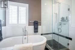 Separate shower in 4pc -